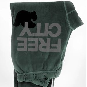 FREECITYlarge 3/4 sweats - bush in size XS